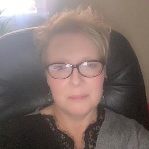 Meet your Posher, Pam